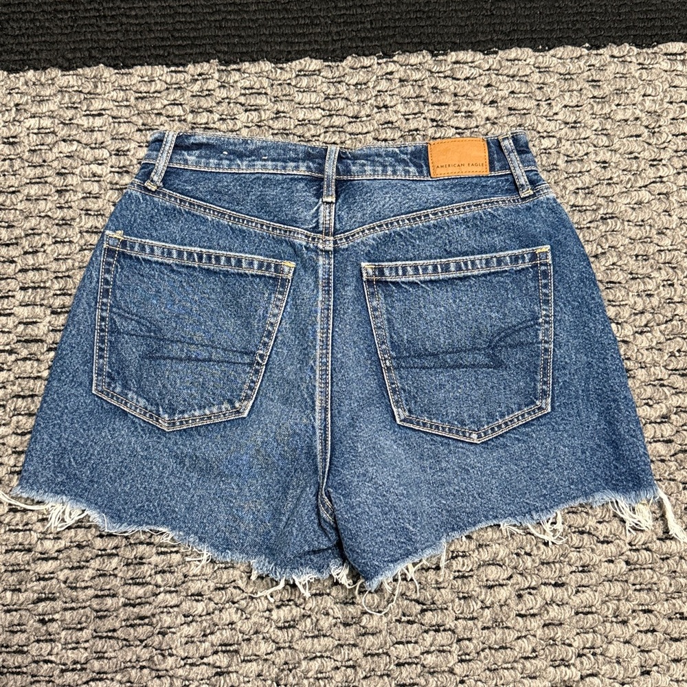 American Eagle Highest Rise 90s Boyfriend Short Women’s 6 Cutoff Vintage Wash - Picture 2 of 5